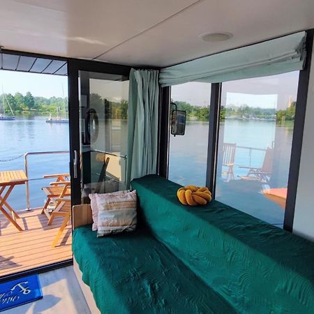 Houseboat Water Boy Apartament Plywajacy Dom Na Wodzie Lodz Uraz  Buitenkant foto