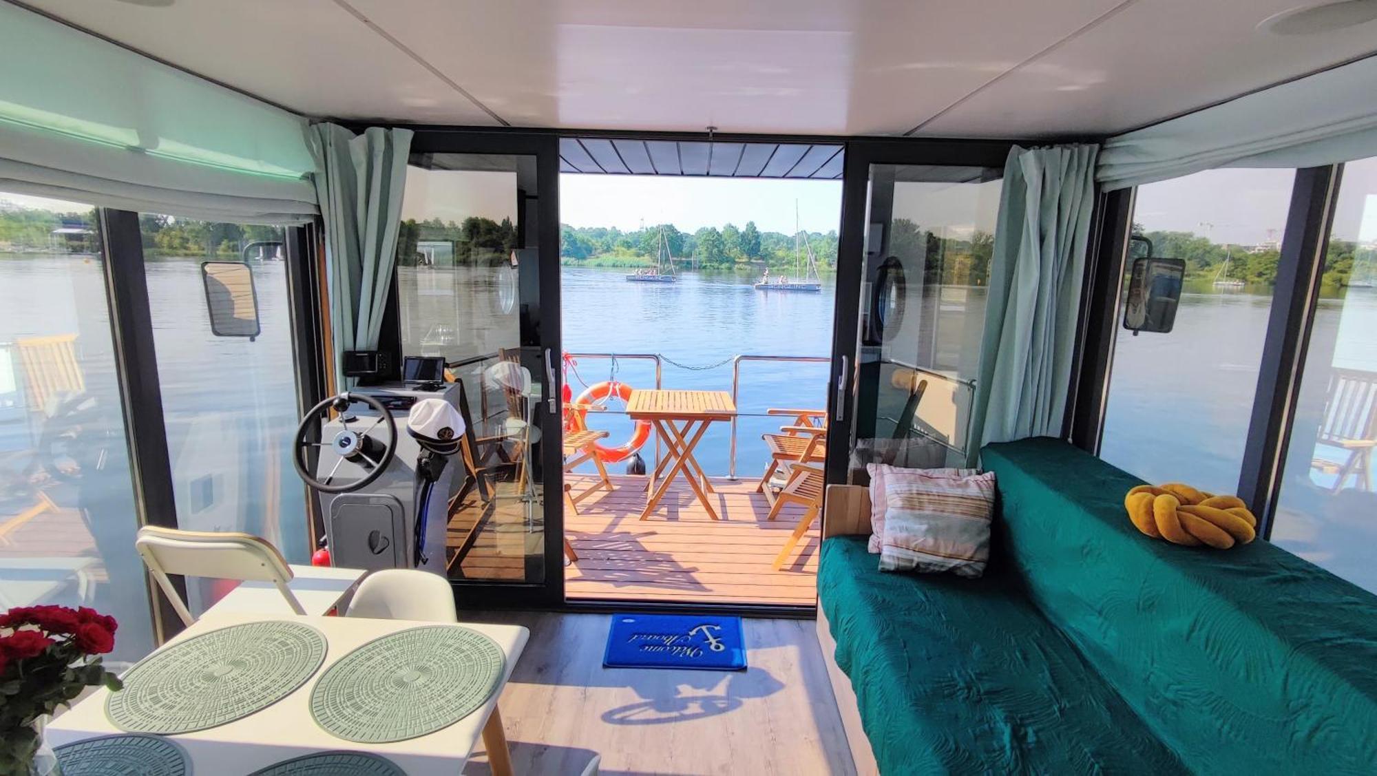 Houseboat Water Boy Apartament Plywajacy Dom Na Wodzie Lodz Uraz  Buitenkant foto