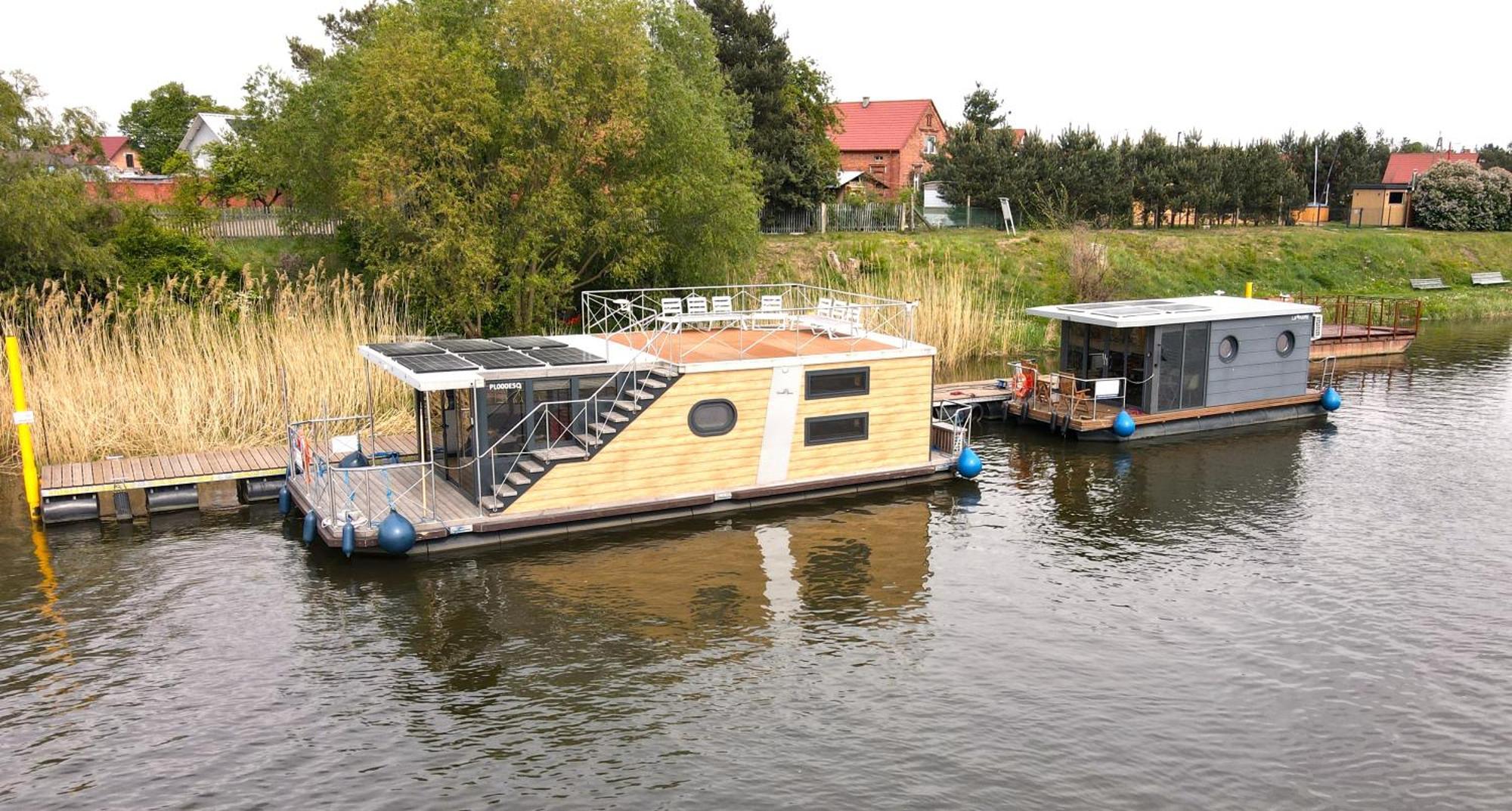 Houseboat Water Boy Apartament Plywajacy Dom Na Wodzie Lodz Uraz  Buitenkant foto
