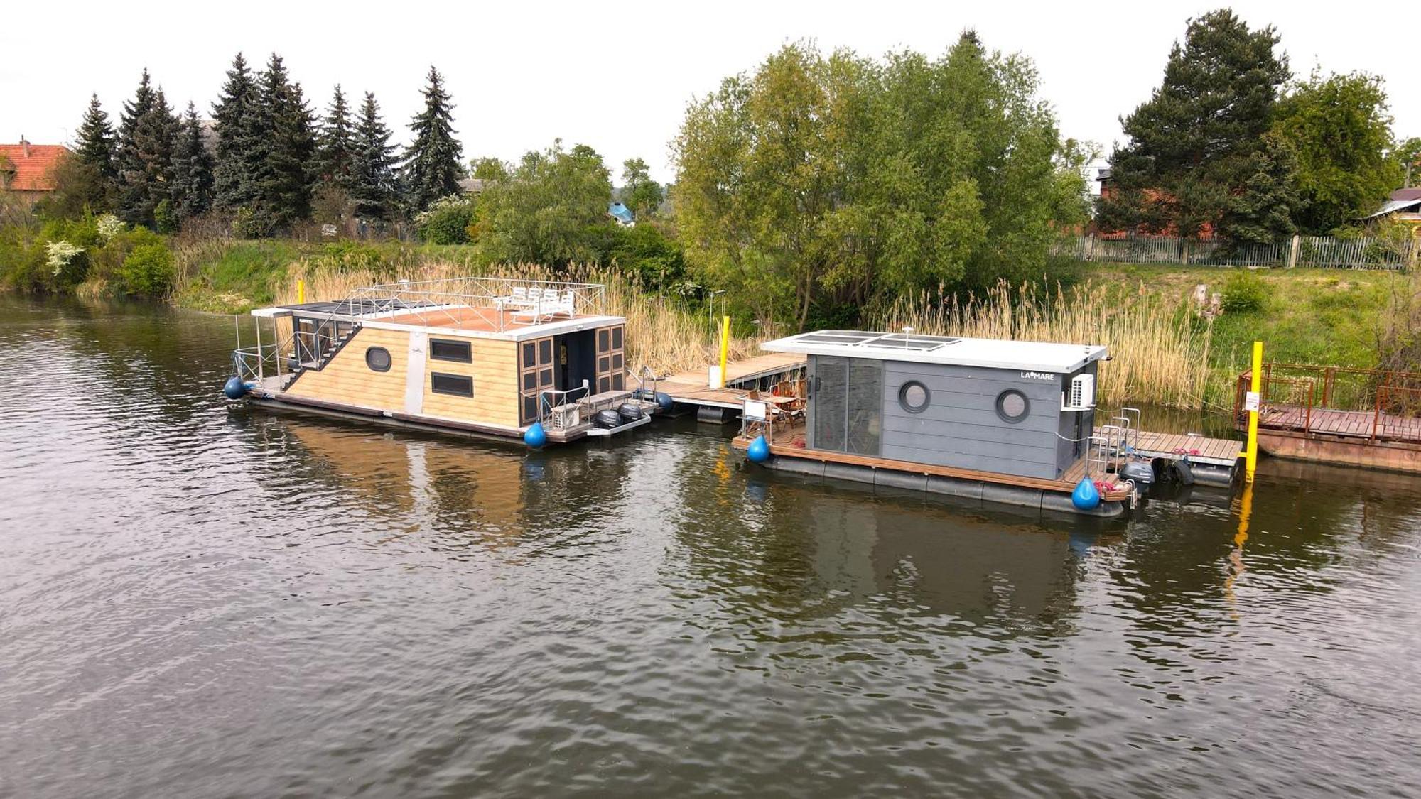 Houseboat Water Boy Apartament Plywajacy Dom Na Wodzie Lodz Uraz  Buitenkant foto