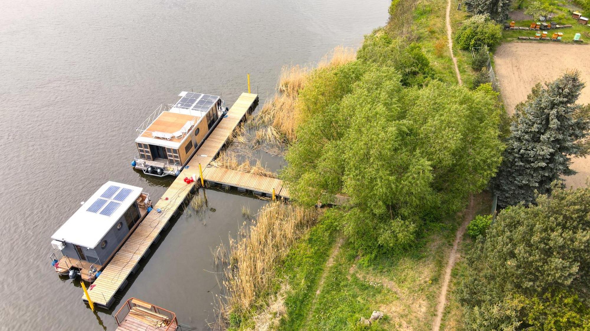 Houseboat Water Boy Apartament Plywajacy Dom Na Wodzie Lodz Uraz  Buitenkant foto